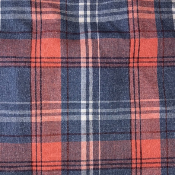 Button down - Picture 3 of 6